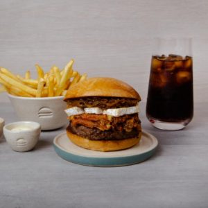 french-connection-burger-blend-hamburguesas-cumbaya-la-birreria.jpg